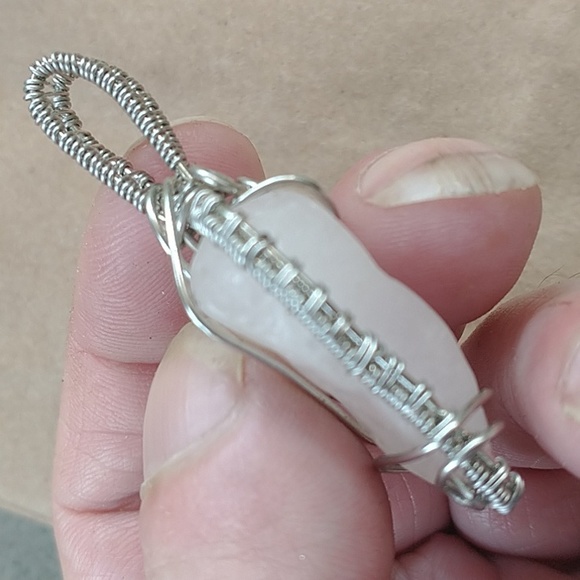 NWT Beautiful Heart Shaped Quartz Wrapped Pendant - Picture 4 of 4